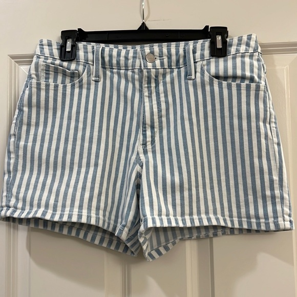 Universal Thread ladies Jean shorts - Picture 1 of 7
